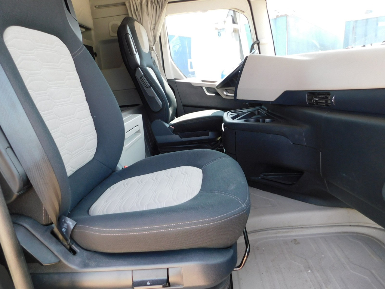 Ford F max 4x2 scab e6 12tx2620 ecotorq - Tractor: foto 5 Ford F max 4x2 scab e6 12tx2620 ecotorq - Tractor: foto 5