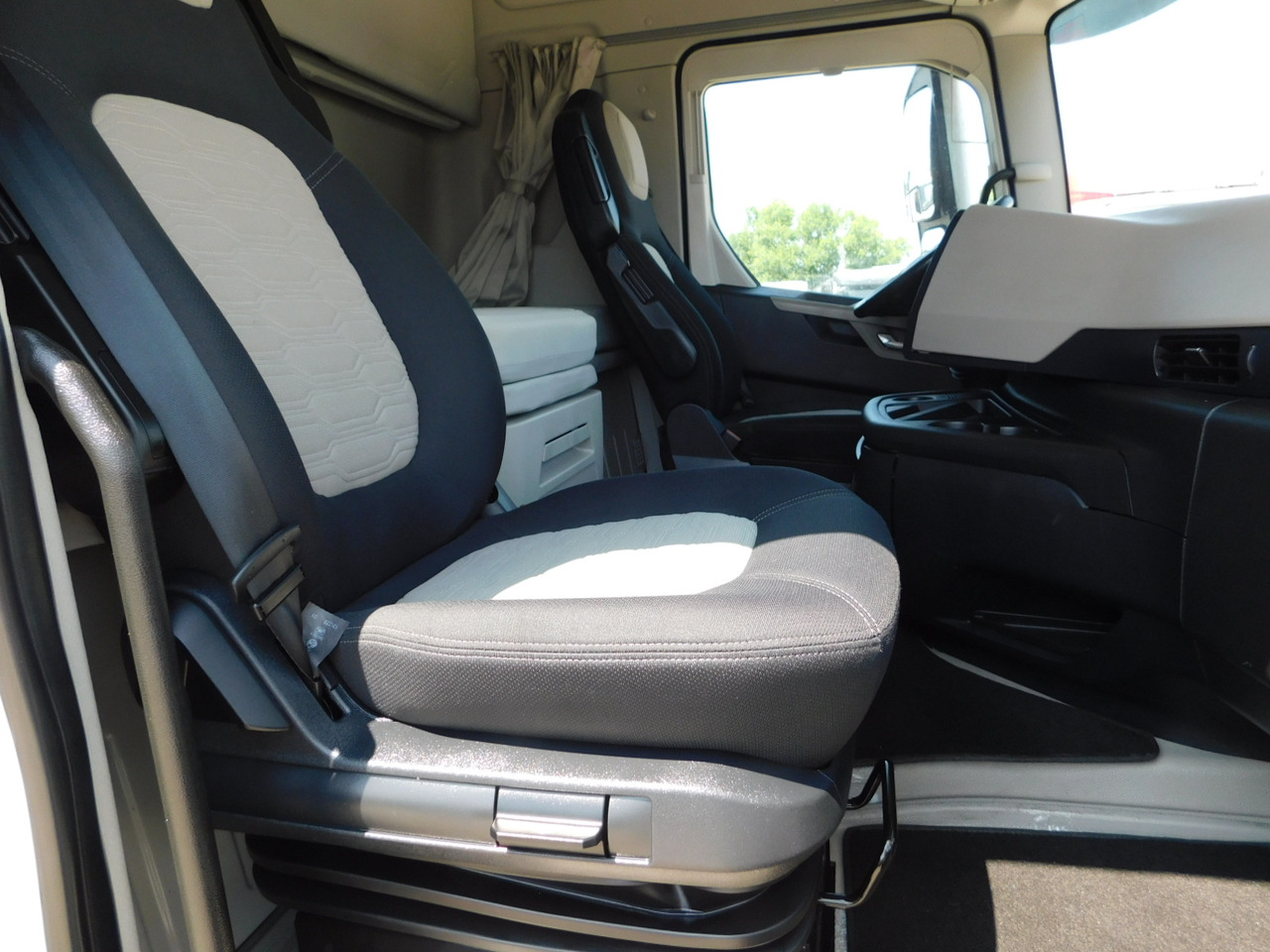 Ford F max 4x2 scab e6 12tx2620 ecotorq - Tractor: foto 5 Ford F max 4x2 scab e6 12tx2620 ecotorq - Tractor: foto 5
