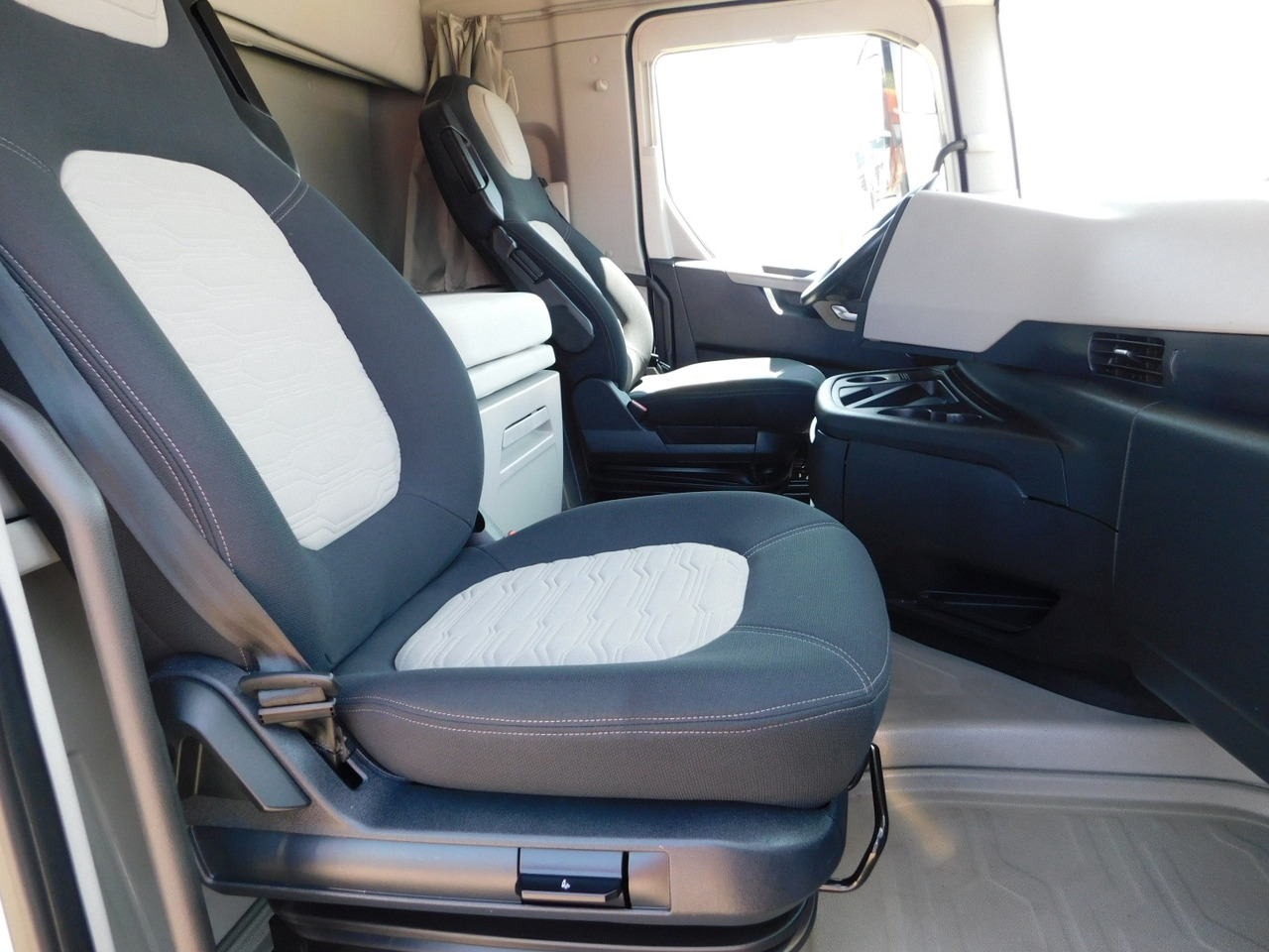 Ford F max ll 4x2 scab e6 12s2620 - Tractor: foto 5 Ford F max ll 4x2 scab e6 12s2620 - Tractor: foto 5