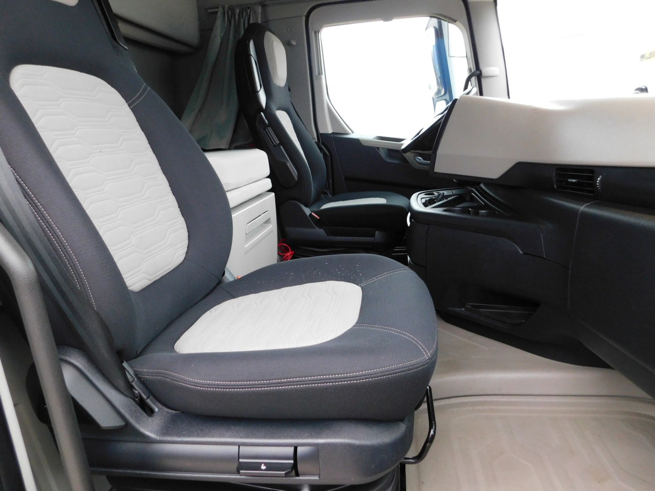 Ford F max ll 4x2 scab e6 12tx2620 - Tractor: foto 5 Ford F max ll 4x2 scab e6 12tx2620 - Tractor: foto 5