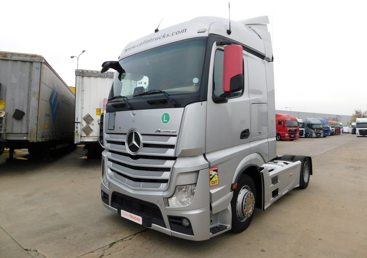 Mercedes Actros - Tractor: foto 1 Mercedes Actros - Tractor: foto 1