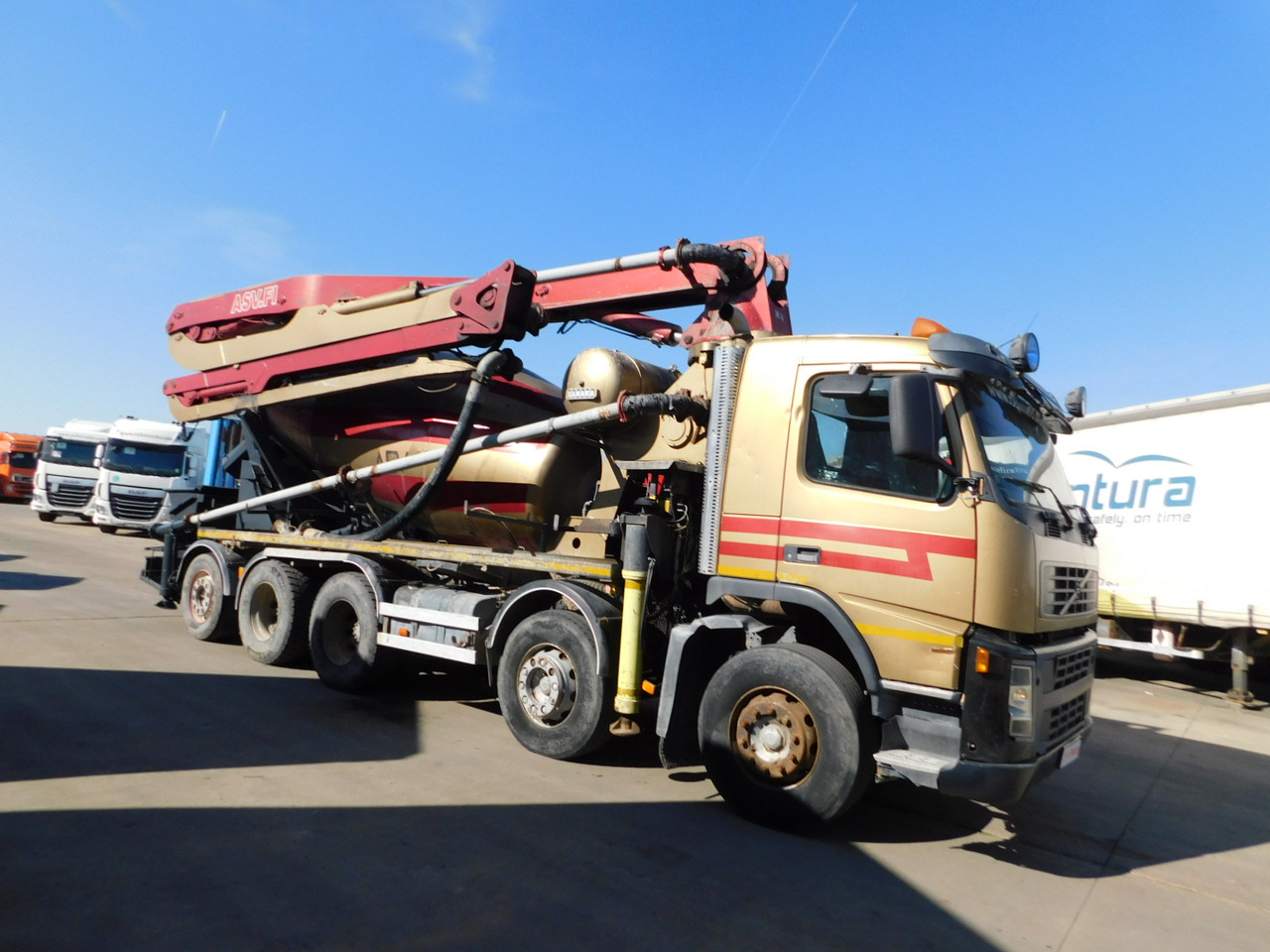 Caminhão betoneira Volvo Pompa de beton cu mixer fm 9: foto 8