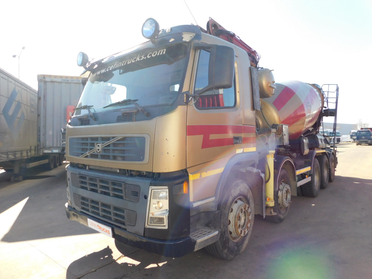Volvo Pompa de beton cu mixer fm 9 - Caminhão betoneira: foto 1 Volvo Pompa de beton cu mixer fm 9 - Caminhão betoneira: foto 1