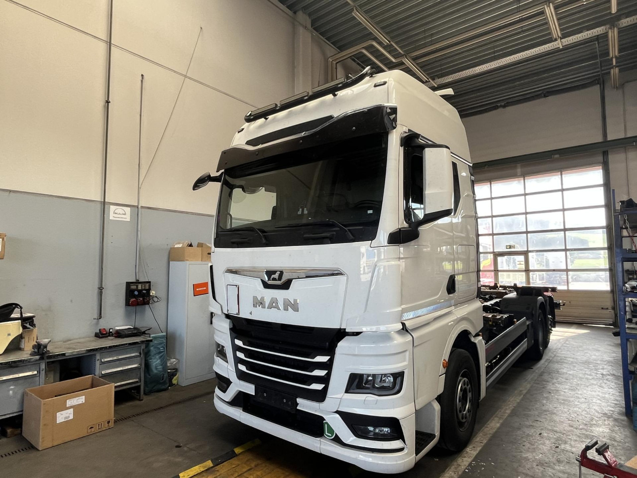 MAN TGX 26.470 6x2-4 LL CH Multiwechsler Euro6 Klima - Caminhão transportador de contêineres/ Caixa móvel: foto 1 MAN TGX 26.470 6x2-4 LL CH Multiwechsler Euro6 Klima - Caminhão transportador de contêineres/ Caixa móvel: foto 1