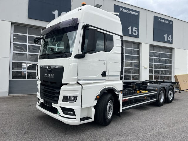 MAN TGX 26.470 6x2-4 LL - alle Achsen neu bereift AHK - Caminhão transportador de contêineres/ Caixa móvel: foto 1 MAN TGX 26.470 6x2-4 LL - alle Achsen neu bereift AHK - Caminhão transportador de contêineres/ Caixa móvel: foto 1