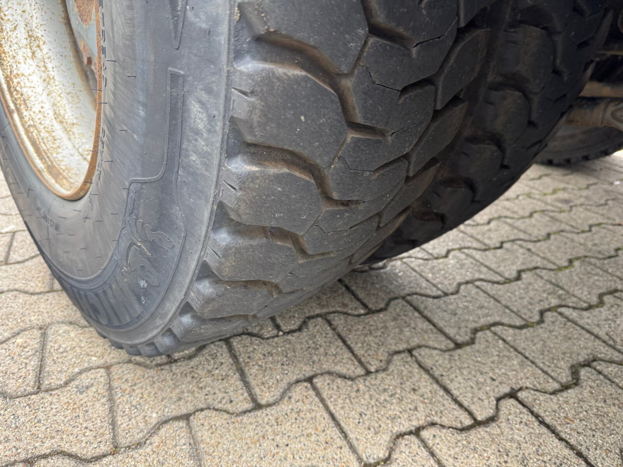 AD260T41 6x4 AD260T41 6x4, EEV - Caminhão chassi: foto 3 AD260T41 6x4 AD260T41 6x4, EEV - Caminhão chassi: foto 3
