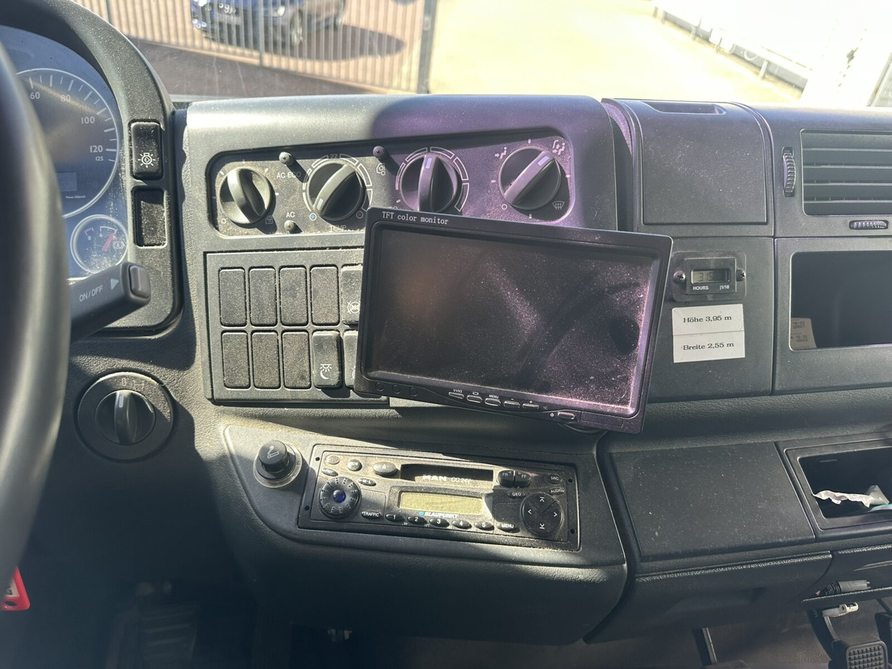 Caminhão MAN TGA 18.360 LL 4x2 TGA 18.360 LL 4x2, Fahrschule: foto 7 Caminhão MAN TGA 18.360 LL 4x2 TGA 18.360 LL 4x2, Fahrschule: foto 7