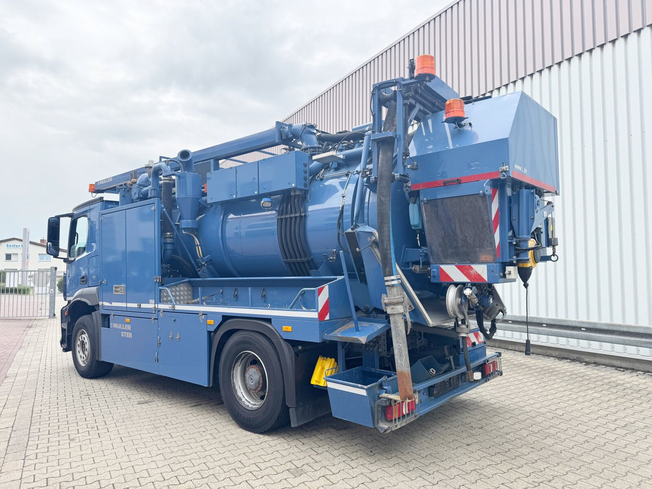 Mercedes-Benz Arocs 1843 L 4x2 Arocs 1843 L 4x2, Müller Canalmaster ca. 8m³, Standheizung, Funk - Caminhão: foto 4 Mercedes-Benz Arocs 1843 L 4x2 Arocs 1843 L 4x2, Müller Canalmaster ca. 8m³, Standheizung, Funk - Caminhão: foto 4