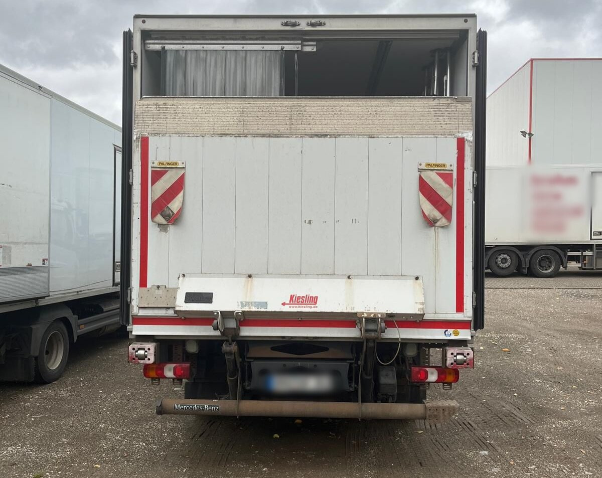 Mercedes-Benz Atego 816 4x2 Atego 816 4x2, Kühlkoffer, Trennwand, ThermoKing, LBW Sörensen - Caminhão: foto 5 Mercedes-Benz Atego 816 4x2 Atego 816 4x2, Kühlkoffer, Trennwand, ThermoKing, LBW Sörensen - Caminhão: foto 5