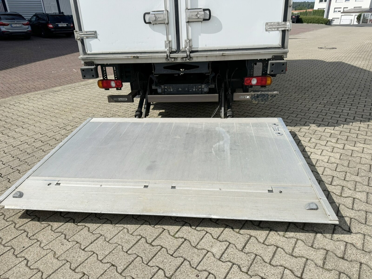 Mitsubishi Canter Fuso 7C15 4x2 Canter Fuso 7C15 4x2, Kühler, LBW - Caminhão: foto 3 Mitsubishi Canter Fuso 7C15 4x2 Canter Fuso 7C15 4x2, Kühler, LBW - Caminhão: foto 3