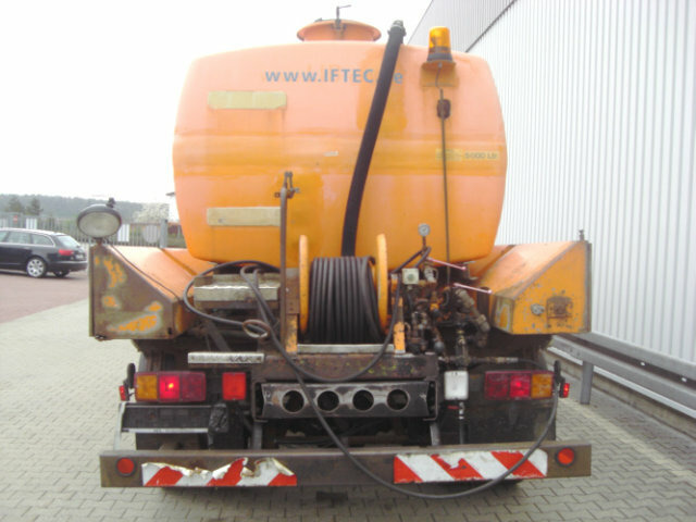 DA22, 5.000 ltr. Tank mit Pumpe Spülaufbau DA22, 5.000 ltr. Tank mit Pumpe - Depósito de armazenamento: foto 5 DA22, 5.000 ltr. Tank mit Pumpe Spülaufbau DA22, 5.000 ltr. Tank mit Pumpe - Depósito de armazenamento: foto 5