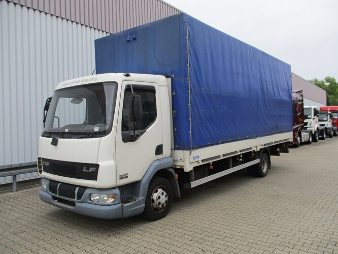 DAF DAF AE 45.150 LF Plane Spriegel LBW DAF AE 45.150 LF 4x2, Plane Spriegel LBW - Caminhão com lona: foto 1 DAF DAF AE 45.150 LF Plane Spriegel LBW DAF AE 45.150 LF 4x2, Plane Spriegel LBW - Caminhão com lona: foto 1