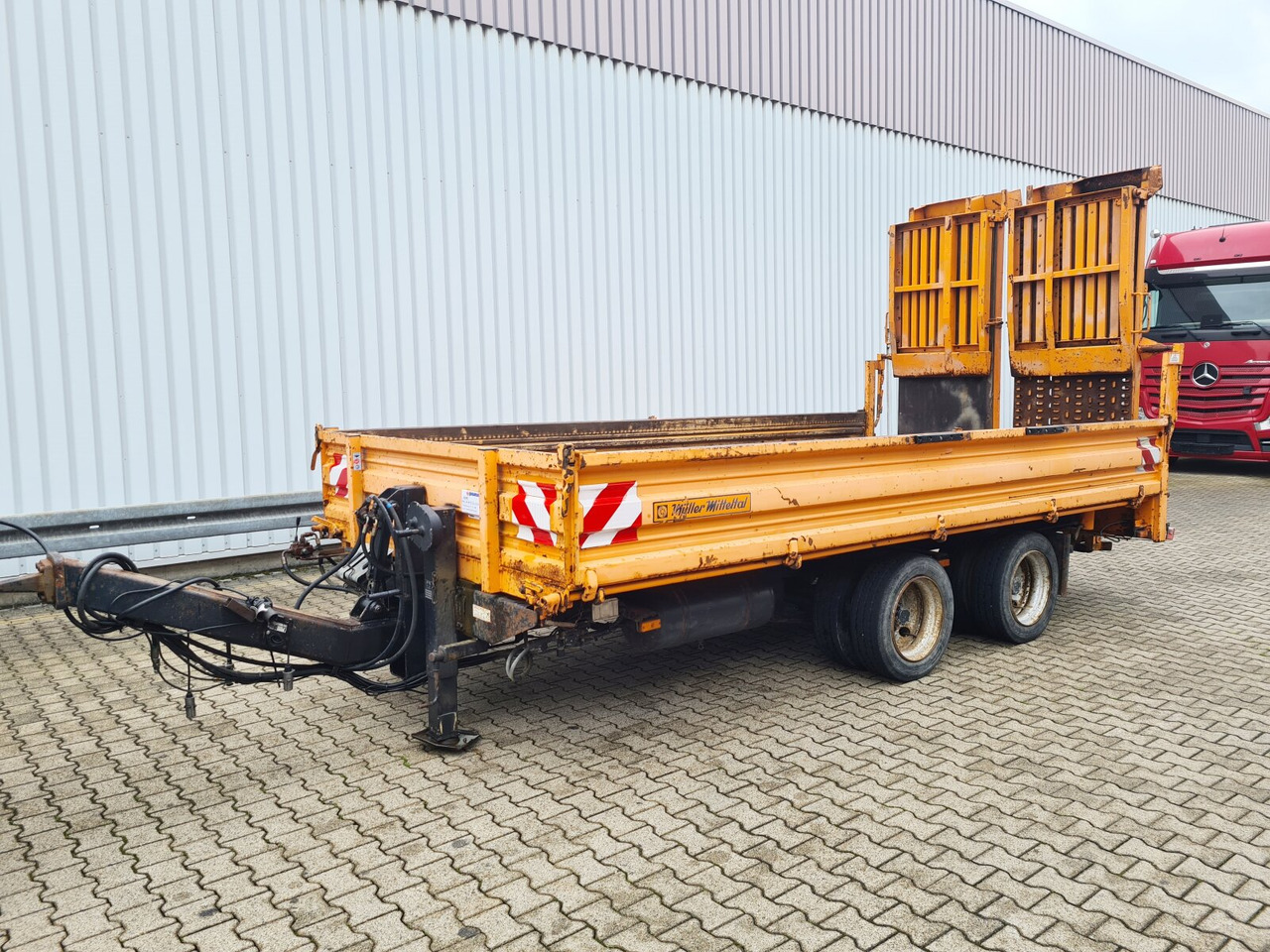 ETK-TA ETK-TA, hydr. Auffahrrampen - Reboque plataforma/ Caixa aberta: foto 1 ETK-TA ETK-TA, hydr. Auffahrrampen - Reboque plataforma/ Caixa aberta: foto 1