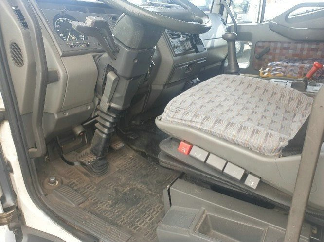 Euro Cargo ML 75E14 4x2 Euro Cargo ML 75E14 4x2 Getränkekoffer, 6-Zylinder-Motor - Caminhão furgão: foto 2 Euro Cargo ML 75E14 4x2 Euro Cargo ML 75E14 4x2 Getränkekoffer, 6-Zylinder-Motor - Caminhão furgão: foto 2