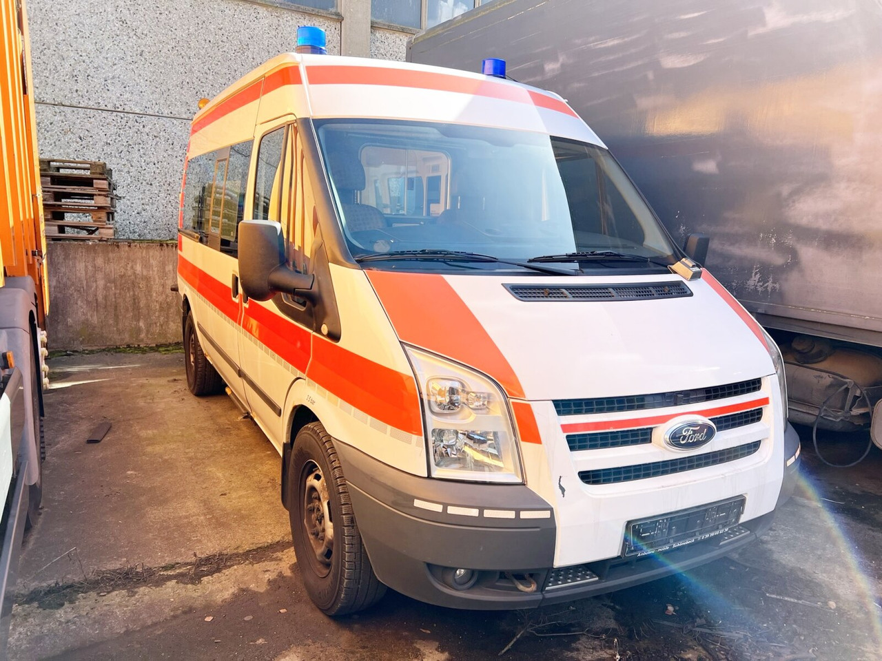 Ford Transit 2.2 TDCI 4x2 Transit 2.2 TDCI 4x2, Krankentransporter - Ambulância: foto 5 Ford Transit 2.2 TDCI 4x2 Transit 2.2 TDCI 4x2, Krankentransporter - Ambulância: foto 5