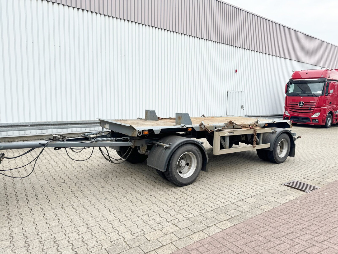 HKM A 18 ZB 3,4 A 18 ZB 3,4 Absetzanhänger - Reboque transportador de contêineres/ Caixa móvel: foto 1 HKM A 18 ZB 3,4 A 18 ZB 3,4 Absetzanhänger - Reboque transportador de contêineres/ Caixa móvel: foto 1