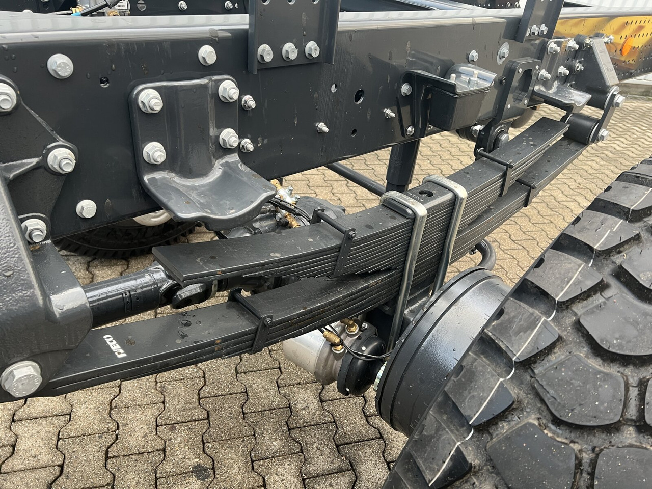 Iveco EuroCargo ML150E24 WS 4x4 EuroCargo ML150E24 WS 4x4, Euro3, mehrfach Vorhanden! - Caminhão chassi: foto 4 Iveco EuroCargo ML150E24 WS 4x4 EuroCargo ML150E24 WS 4x4, Euro3, mehrfach Vorhanden! - Caminhão chassi: foto 4