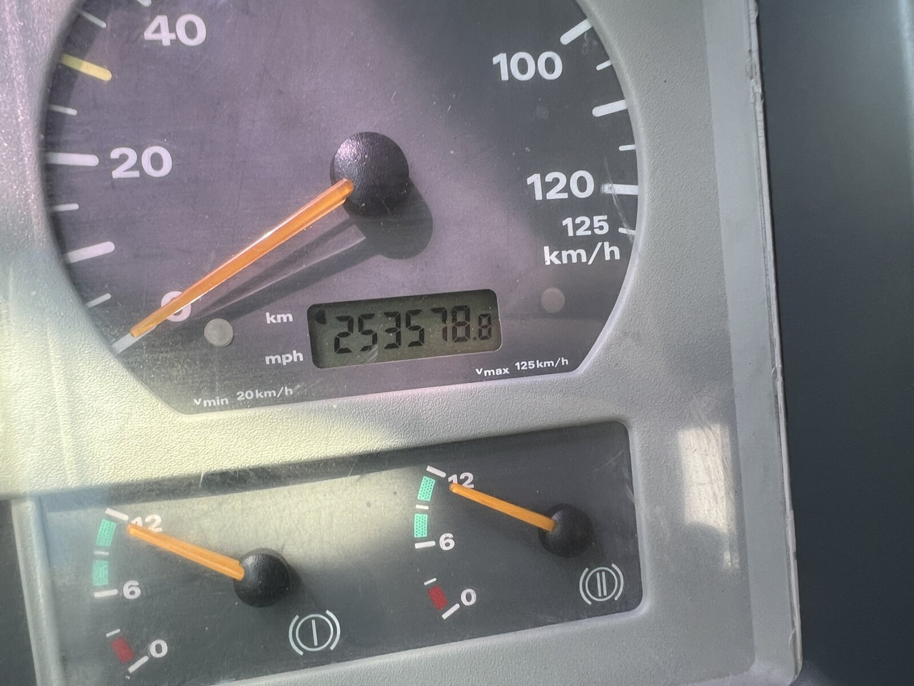 MAN TGA 26.363/410 6x4 BB TGA 26.363/410 6x4 BB, 2-S-Alukipper - Caminhão basculante, Caminhão grua: foto 4 MAN TGA 26.363/410 6x4 BB TGA 26.363/410 6x4 BB, 2-S-Alukipper - Caminhão basculante, Caminhão grua: foto 4