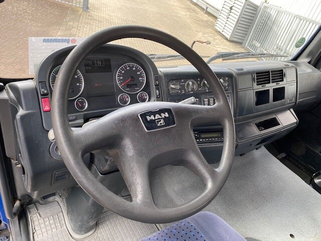 MAN TGA 35.480 8x4-4 BL TGA 35.480 8x4-4 BL, Lift-/Lenkachse - Caminhão chassi: foto 5 MAN TGA 35.480 8x4-4 BL TGA 35.480 8x4-4 BL, Lift-/Lenkachse - Caminhão chassi: foto 5
