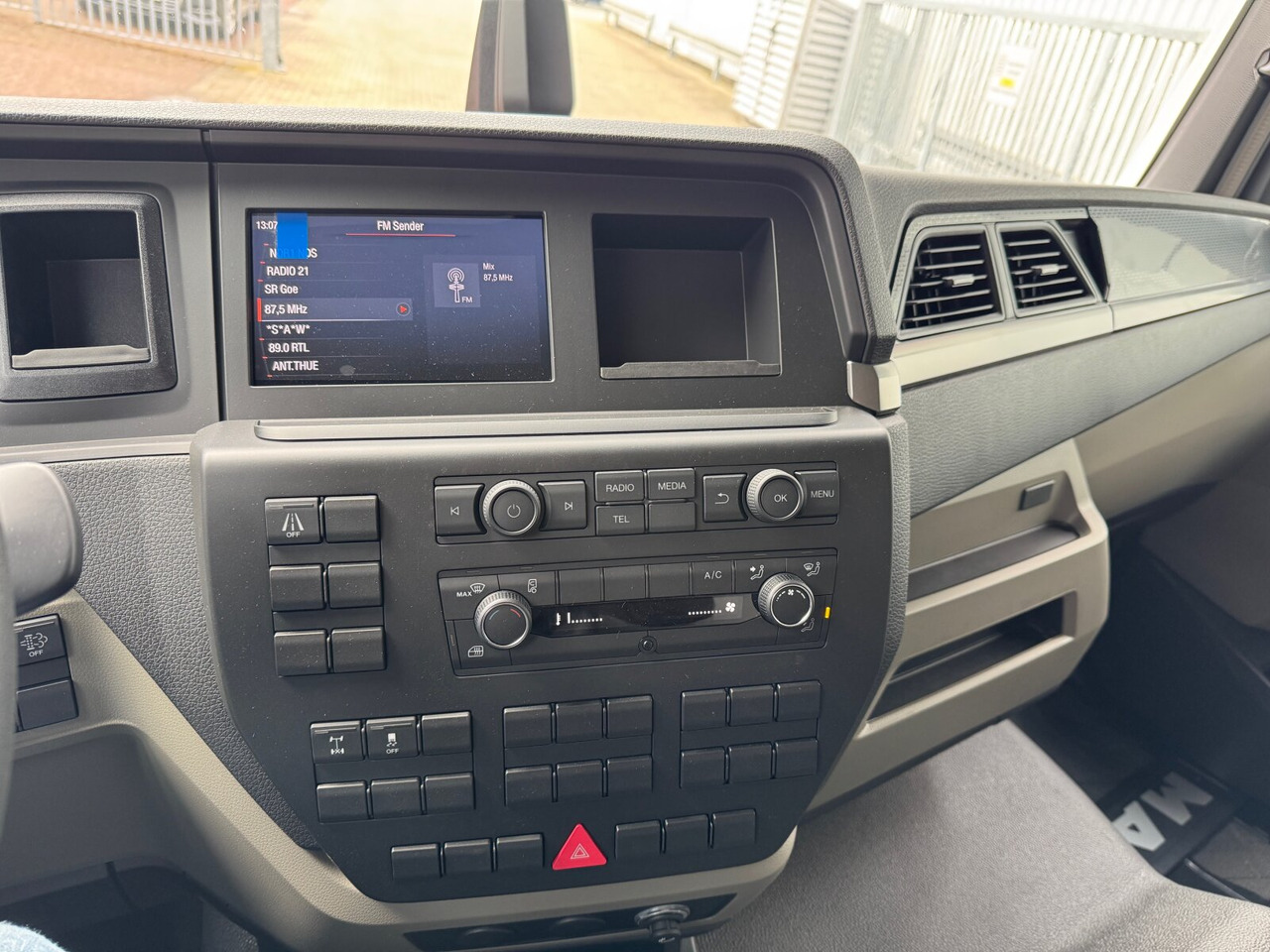 MAN TGL 8.160 4x2 BL CH TGL 8.160 4x2 BL CH, 3x VORHANDEN! - Caminhão chassi: foto 5 MAN TGL 8.160 4x2 BL CH TGL 8.160 4x2 BL CH, 3x VORHANDEN! - Caminhão chassi: foto 5