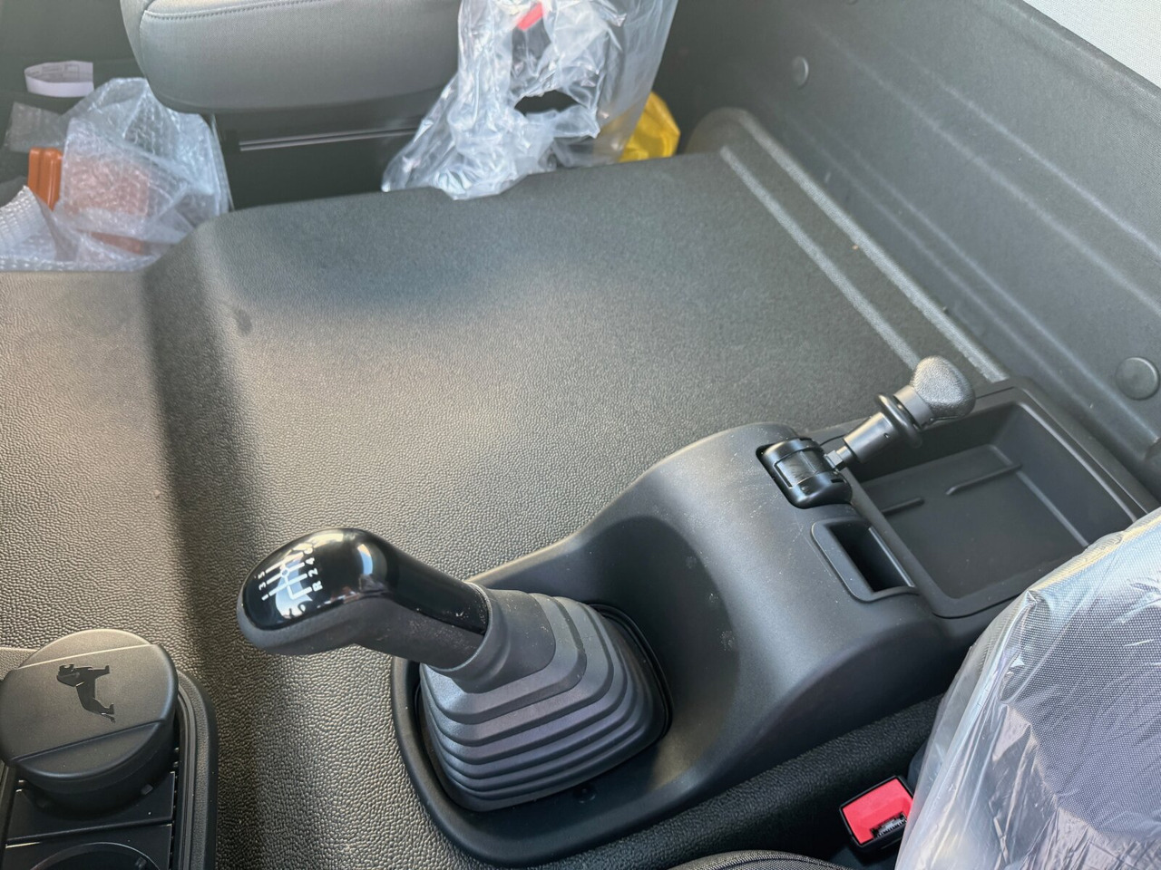 MAN TGL 8.190 4x2 BB CH TGL 8.190 4x2 BB CH, Nebenantrieb, 2x VORHANDEN - Caminhão chassi: foto 3 MAN TGL 8.190 4x2 BB CH TGL 8.190 4x2 BB CH, Nebenantrieb, 2x VORHANDEN - Caminhão chassi: foto 3