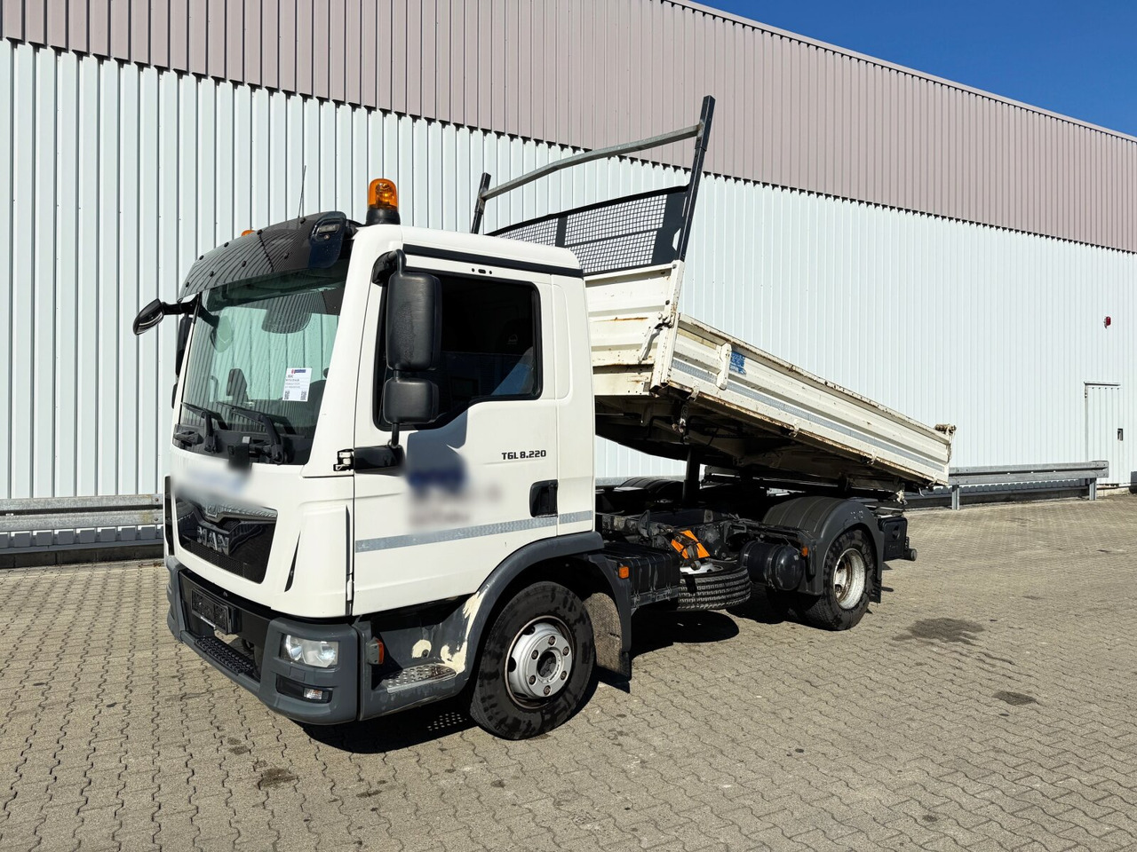MAN TGL 8.220 4x2 BB TGL 8.220 4x2 BB, 2x AHK - Caminhão basculante: foto 1 MAN TGL 8.220 4x2 BB TGL 8.220 4x2 BB, 2x AHK - Caminhão basculante: foto 1