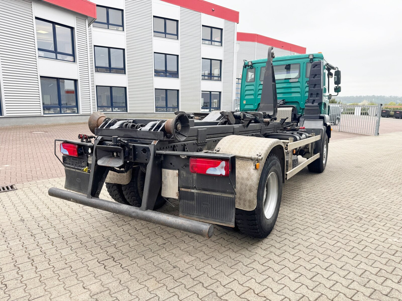 Caminhão polibenne MAN TGM 18.340 4x4 BB TGM 18.340 4x4 BB, Hiab LHT 19046 Abrollkipper, Widi Platte: foto 12