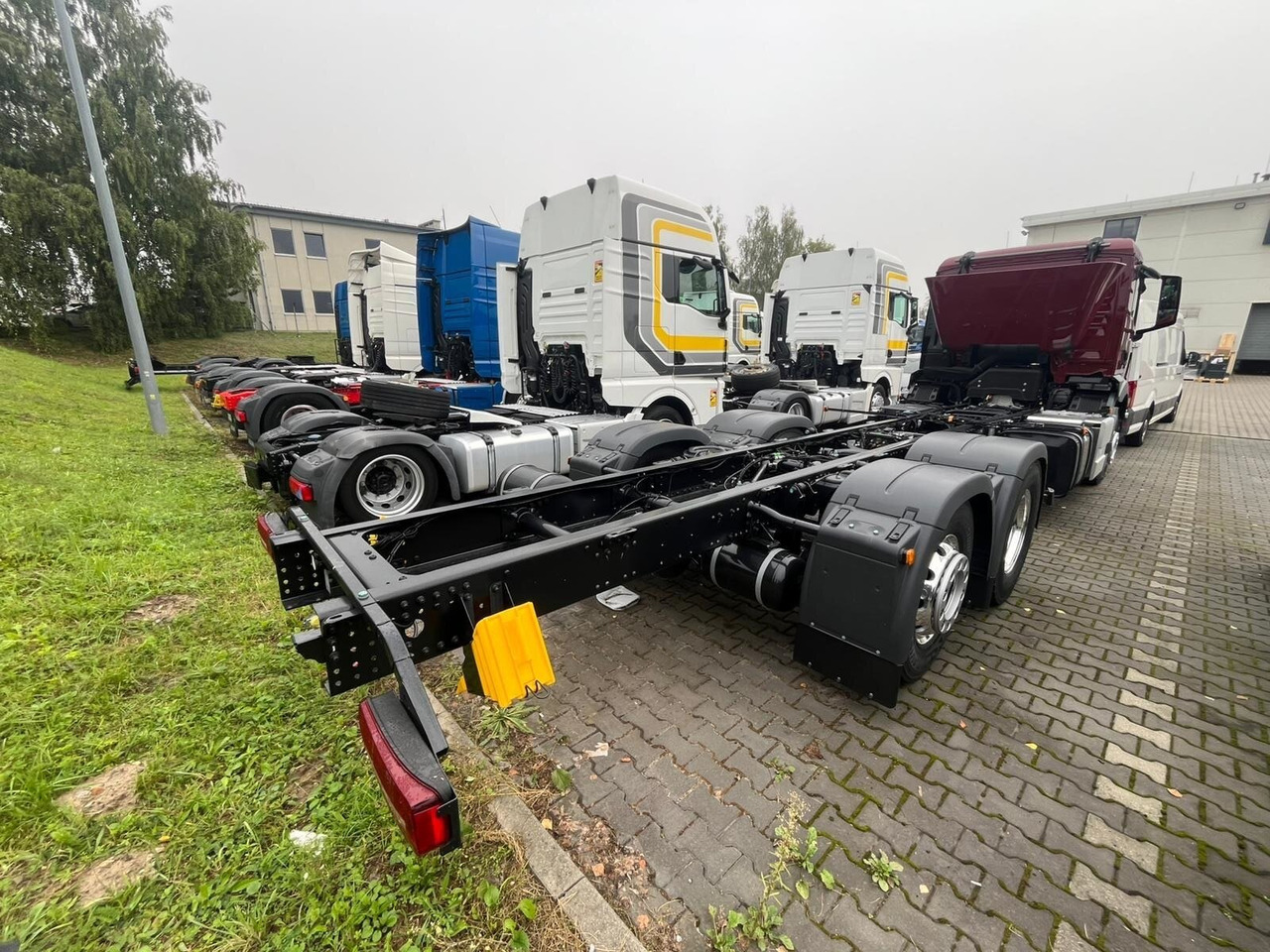 MAN TGS 26.440 6x2-4 LL CH TGS 26.440 6x2-4 LL CH, Lenk-/Liftachse, Navi, LED - Caminhão chassi: foto 3 MAN TGS 26.440 6x2-4 LL CH TGS 26.440 6x2-4 LL CH, Lenk-/Liftachse, Navi, LED - Caminhão chassi: foto 3