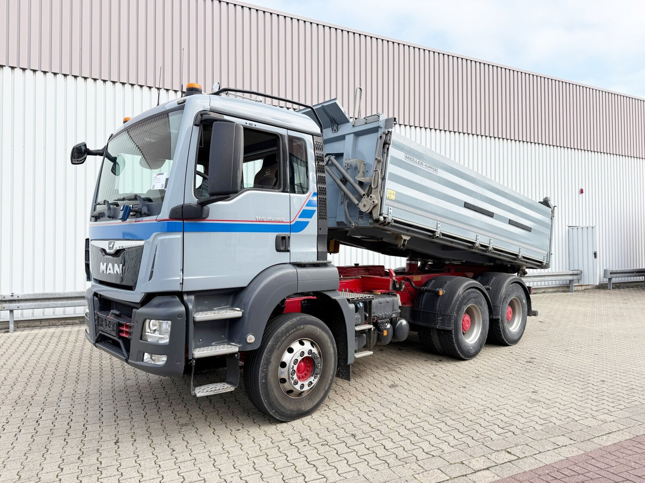 MAN TGS 26.460 6x4 BL TGS 26.460 6x4 BL, Alu-Bordwände - Caminhão basculante: foto 1 MAN TGS 26.460 6x4 BL TGS 26.460 6x4 BL, Alu-Bordwände - Caminhão basculante: foto 1