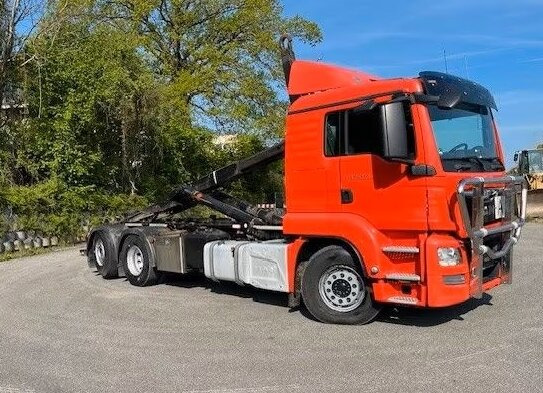 MAN TGS 26.480 6x2-4 BL TGS 26.480 6x2-4 BL, Intarder, Lenk-/Liftachse, Motorabtrieb - Caminhão polibenne: foto 2 MAN TGS 26.480 6x2-4 BL TGS 26.480 6x2-4 BL, Intarder, Lenk-/Liftachse, Motorabtrieb - Caminhão polibenne: foto 2