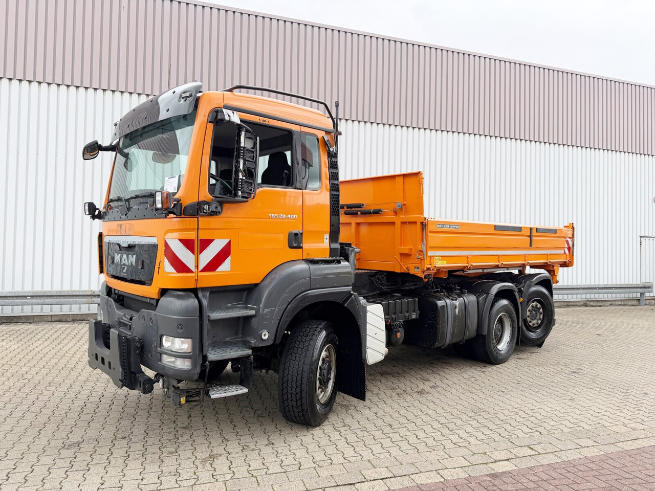 MAN TGS 28.400 6x4-4 BL TGS 28.400 6x4-4 BL, EEV, Lenk-/Liftachse, Wechselsystem - Caminhão basculante: foto 1 MAN TGS 28.400 6x4-4 BL TGS 28.400 6x4-4 BL, EEV, Lenk-/Liftachse, Wechselsystem - Caminhão basculante: foto 1