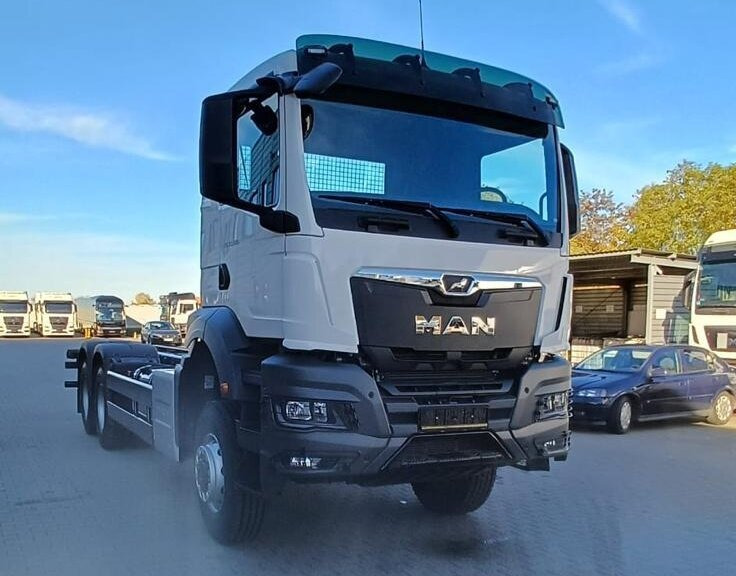 MAN TGS 33.440 6x6 BB CH TGS 33.440 6x6 BB CH, Hohe Bauart, Nebenantrieb - Caminhão chassi: foto 3 MAN TGS 33.440 6x6 BB CH TGS 33.440 6x6 BB CH, Hohe Bauart, Nebenantrieb - Caminhão chassi: foto 3