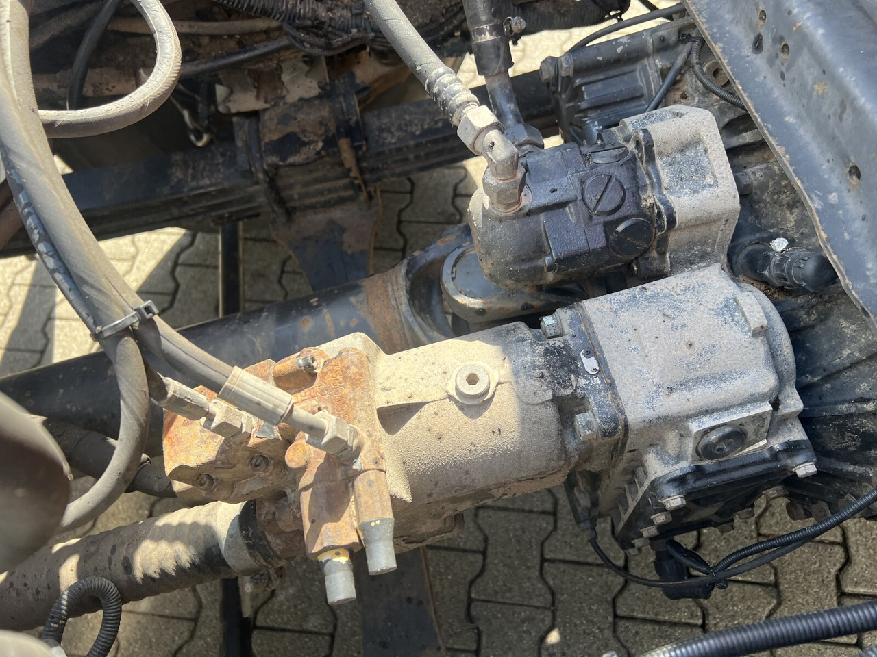 MAN TGS 35.440 8x4 BL TGS 35.440 8x4 BL, Meiller 19.62, Atlas Kran 135.2-A3, Funk - Caminhão polibenne, Caminhão grua: foto 4 MAN TGS 35.440 8x4 BL TGS 35.440 8x4 BL, Meiller 19.62, Atlas Kran 135.2-A3, Funk - Caminhão polibenne, Caminhão grua: foto 4