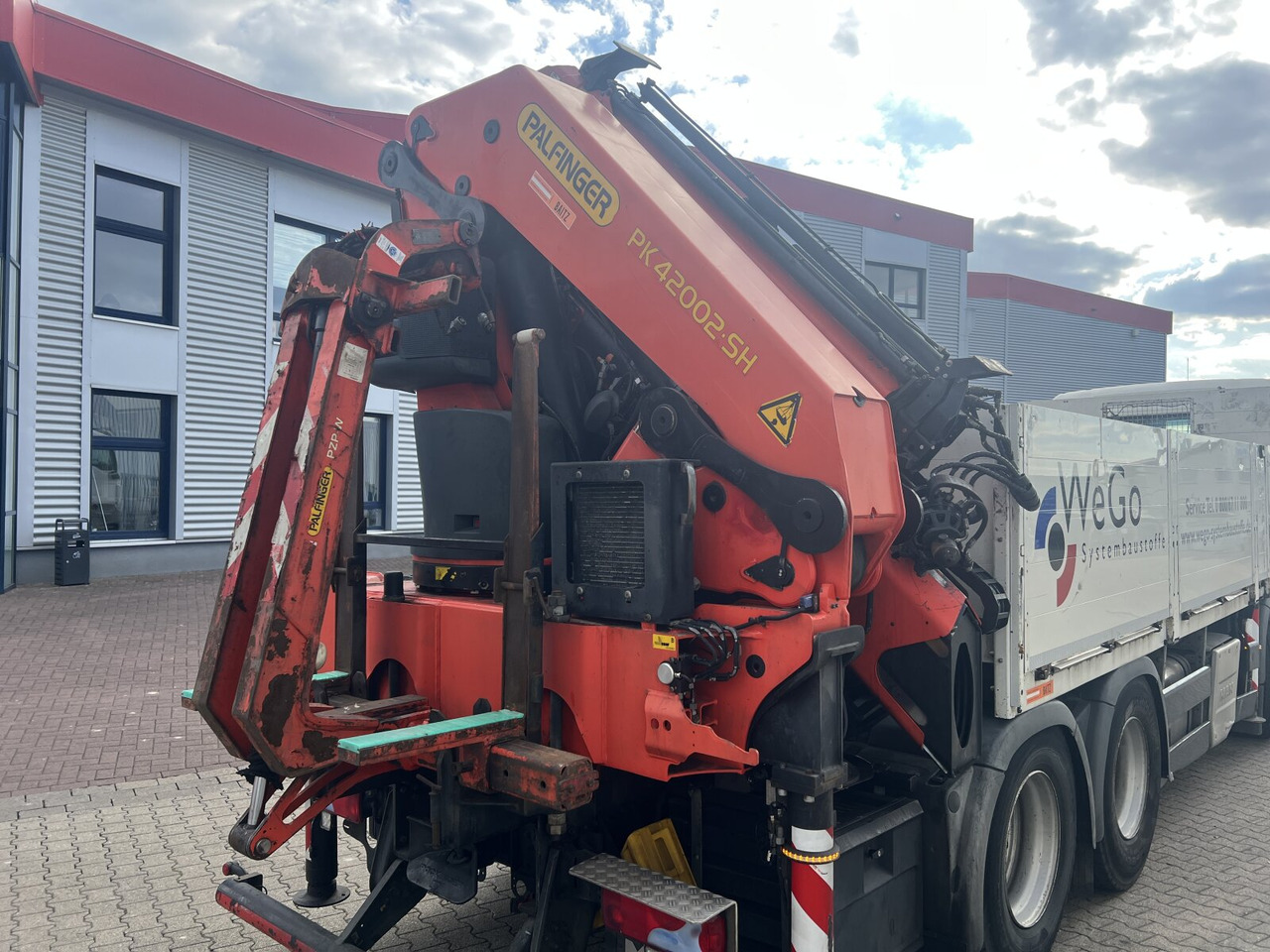 MAN TGS 35.440 8x4 BL TGS 35.440 8x4 BL, Navi, Heckkran Palfinger PK42002 SH-F + Jip PJ 060 B, 24,9m-730kg, Funk - Caminhão grua, Camião de caixa aberta/ Plataforma: foto 4 MAN TGS 35.440 8x4 BL TGS 35.440 8x4 BL, Navi, Heckkran Palfinger PK42002 SH-F + Jip PJ 060 B, 24,9m-730kg, Funk - Caminhão grua, Camião de caixa aberta/ Plataforma: foto 4