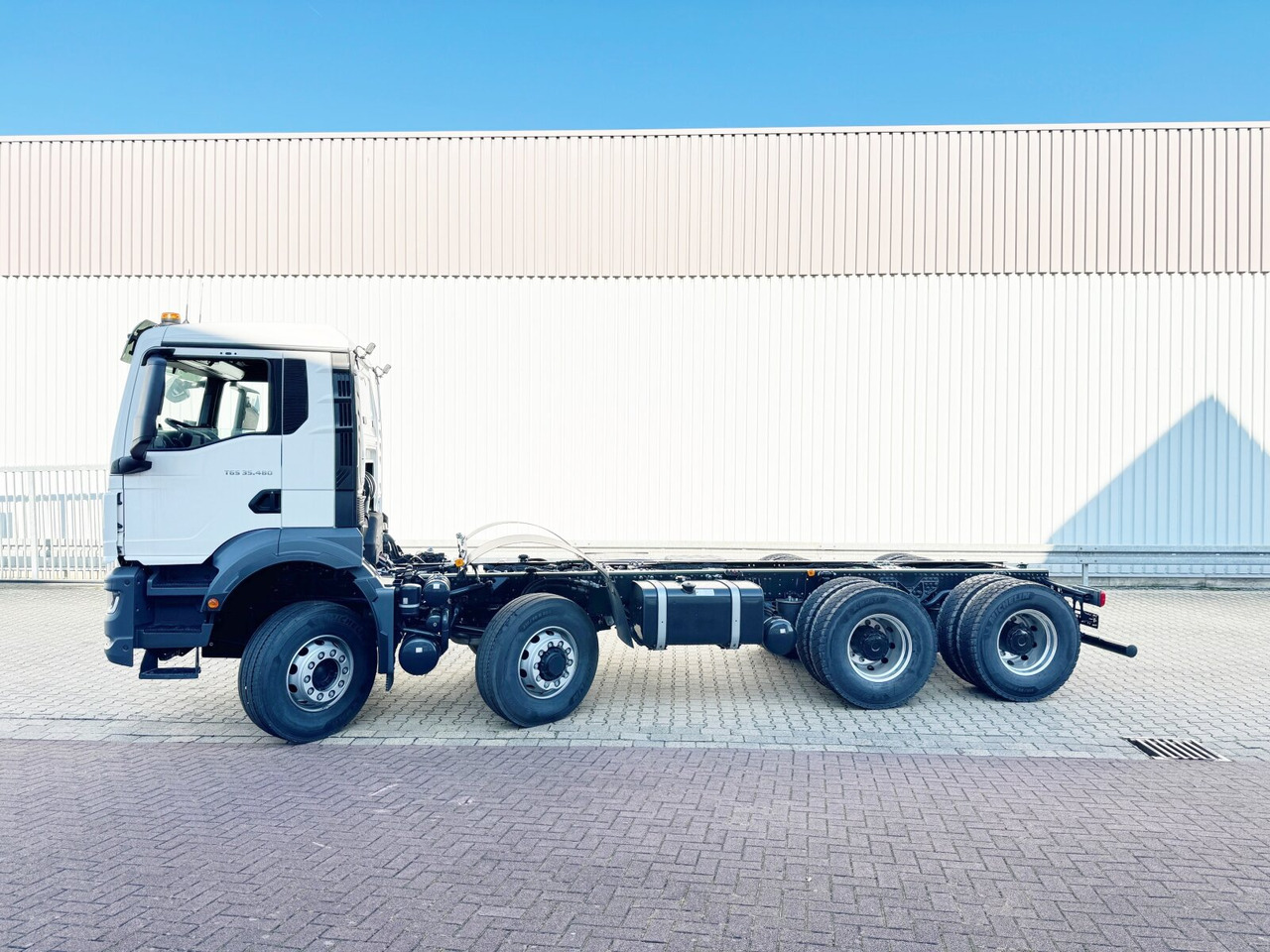 MAN TGS 35.480 8x6H BL CH TGS 35.480 8x6H BL CH, HydroDrive, Navi, Meiller 3-Seiten Kipper - Caminhão basculante: foto 2 MAN TGS 35.480 8x6H BL CH TGS 35.480 8x6H BL CH, HydroDrive, Navi, Meiller 3-Seiten Kipper - Caminhão basculante: foto 2