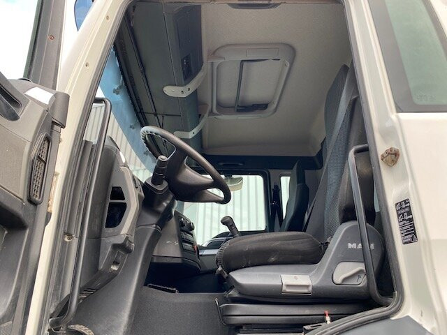 MAN TGS 40.400 6x4 BB TGS 40.400 6x4 BB mit 20.000l Tank - Caminhão tanque: foto 4 MAN TGS 40.400 6x4 BB TGS 40.400 6x4 BB mit 20.000l Tank - Caminhão tanque: foto 4