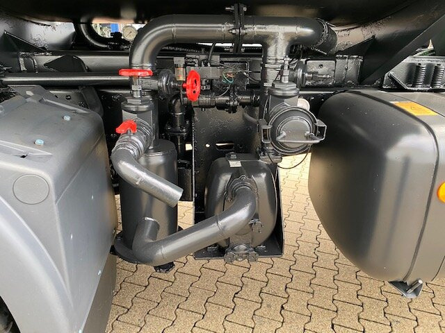 MAN TGS 40.400 6x4 BB TGS 40.400 6x4 BB mit 20.000l Tank - Caminhão tanque: foto 2 MAN TGS 40.400 6x4 BB TGS 40.400 6x4 BB mit 20.000l Tank - Caminhão tanque: foto 2