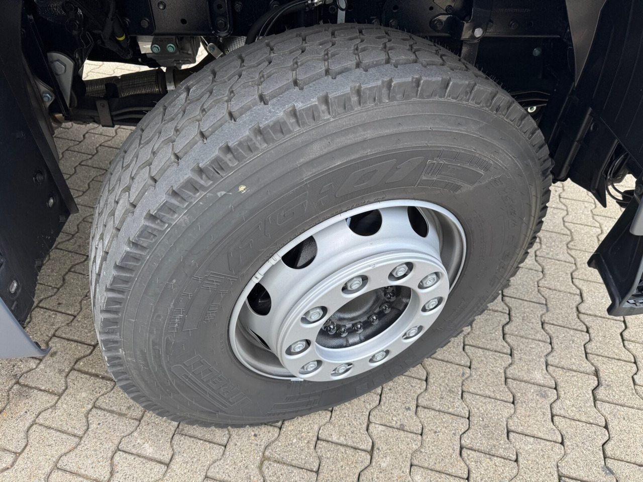 MAN TGS 41.440/480 8x4 BB TGS 41.440/480 8x4 BB, Mulde ca. 16m³ mit hydraulischer Heckklappe, mehrfach VORHANDEN - Caminhão chassi: foto 3 MAN TGS 41.440/480 8x4 BB TGS 41.440/480 8x4 BB, Mulde ca. 16m³ mit hydraulischer Heckklappe, mehrfach VORHANDEN - Caminhão chassi: foto 3