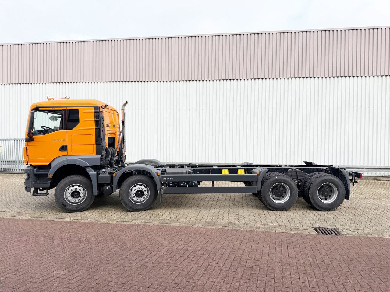 MAN TGS 41.440 8x4 BB CH TGS 41.440 8x4 BB CH, Retarder, MEHRFACH VORHANDEN! - Caminhão chassi: foto 2 MAN TGS 41.440 8x4 BB CH TGS 41.440 8x4 BB CH, Retarder, MEHRFACH VORHANDEN! - Caminhão chassi: foto 2