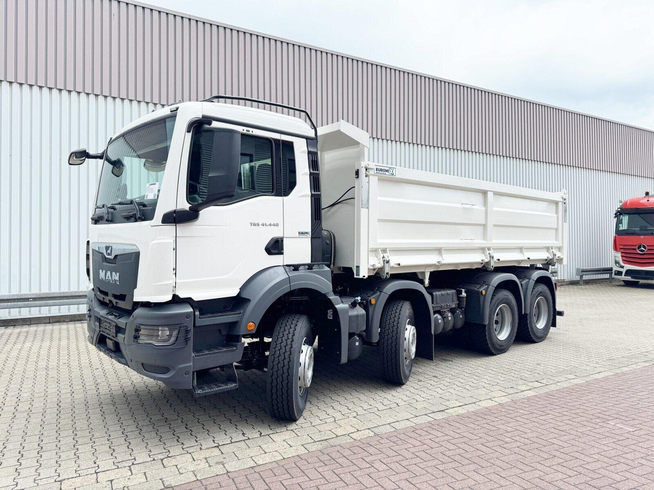 MAN TGS 41.440 8x4 BB TGS 41.440 8x4 BB, Bordmatik, ca. 16m³ - Caminhão basculante: foto 4 MAN TGS 41.440 8x4 BB TGS 41.440 8x4 BB, Bordmatik, ca. 16m³ - Caminhão basculante: foto 4