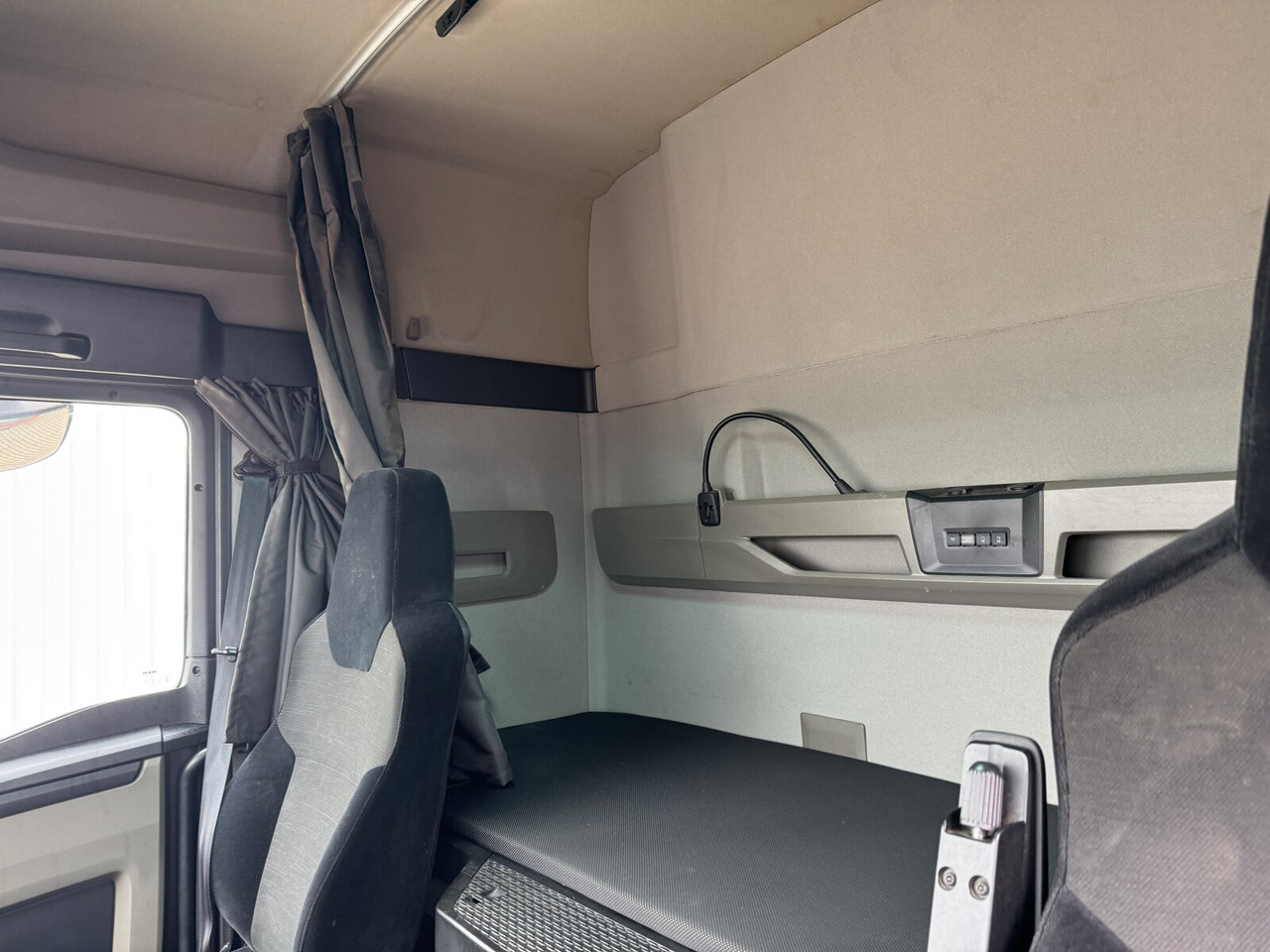 Caminhão polibenne MAN TGX 26.470 6X2-4 BL TGX 26.470 6X2-4 BL, Lenk-/Liftachse, XLX-Fahrerhaus, VDL Abrollanlage 7m: foto 5