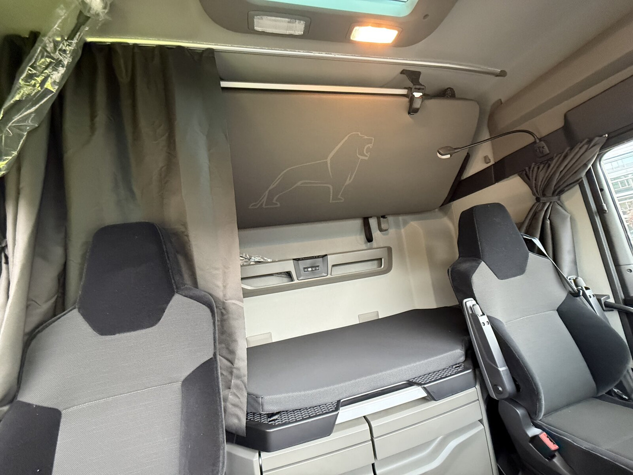 MAN TGX 26.470 6x2-4 BL TGX 26.470 6x2-4 BL, Lenk-/Liftachse, Retarder, Navi, Heckkran Atlas AK 170.2-A2 - Caminhão grua, Camião de caixa aberta/ Plataforma: foto 3 MAN TGX 26.470 6x2-4 BL TGX 26.470 6x2-4 BL, Lenk-/Liftachse, Retarder, Navi, Heckkran Atlas AK 170.2-A2 - Caminhão grua, Camião de caixa aberta/ Plataforma: foto 3