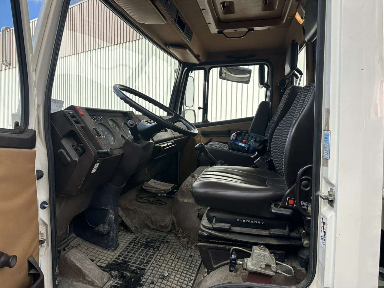 Mercedes-Benz 914 K 4x2 914 K 4x2 - Caminhão basculante: foto 5 Mercedes-Benz 914 K 4x2 914 K 4x2 - Caminhão basculante: foto 5