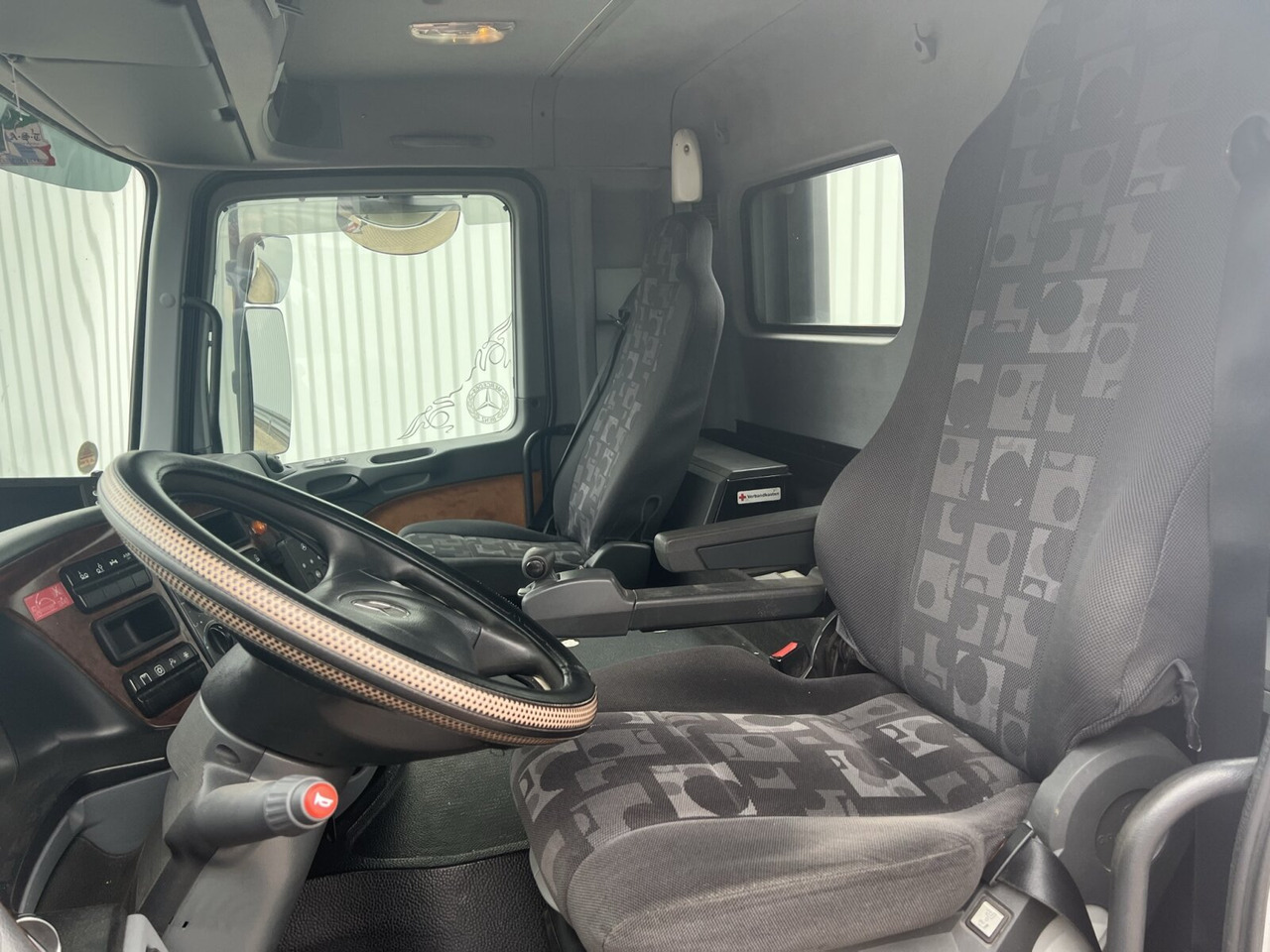 Mercedes-Benz Actros 2546 L 6x2 Actros 2546 L 6x2/48, Lift-/Lenkachse, RK 20.70 bis 7 m Container - Caminhão polibenne: foto 3 Mercedes-Benz Actros 2546 L 6x2 Actros 2546 L 6x2/48, Lift-/Lenkachse, RK 20.70 bis 7 m Container - Caminhão polibenne: foto 3