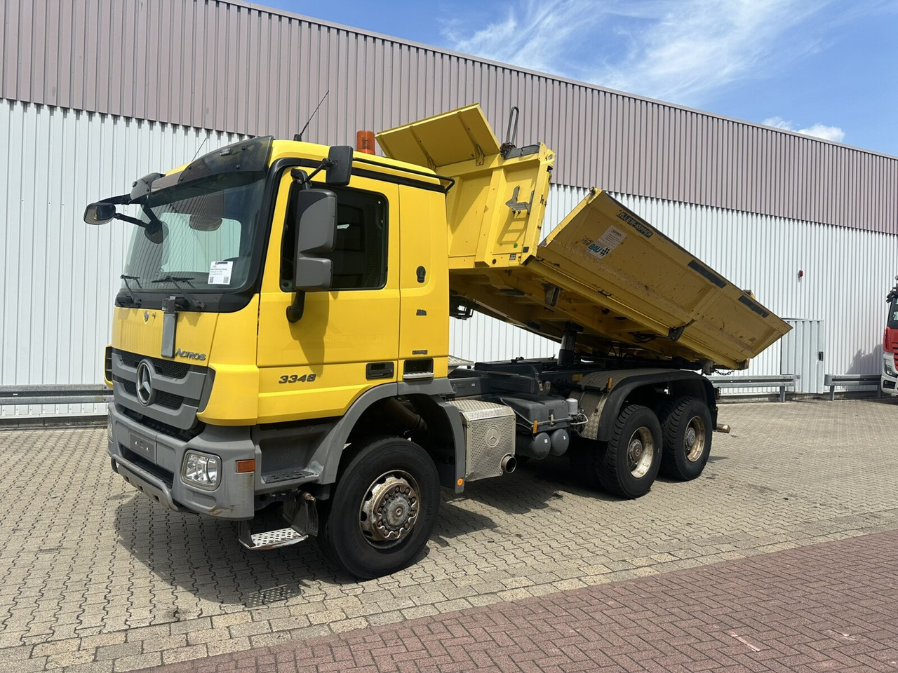 Mercedes-Benz Actros 3348 AK 6x6 Actros 3348 AK 6x6, Bordmatik links - Caminhão basculante: foto 1 Mercedes-Benz Actros 3348 AK 6x6 Actros 3348 AK 6x6, Bordmatik links - Caminhão basculante: foto 1