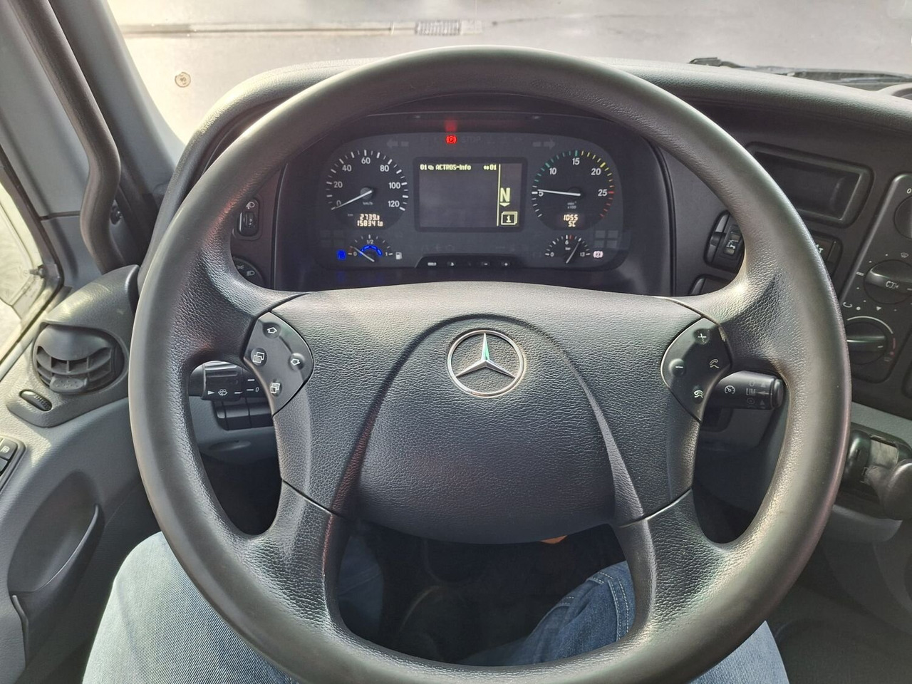 Mercedes-Benz Actros 4146 K 8x4/4 Actros 4146 K 8x4/4, Retarder, Kran Hiab XS 477 E-7 HiPro, Flyjib, Seilwinde, Funk - Caminhão polibenne, Caminhão grua: foto 4 Mercedes-Benz Actros 4146 K 8x4/4 Actros 4146 K 8x4/4, Retarder, Kran Hiab XS 477 E-7 HiPro, Flyjib, Seilwinde, Funk - Caminhão polibenne, Caminhão grua: foto 4