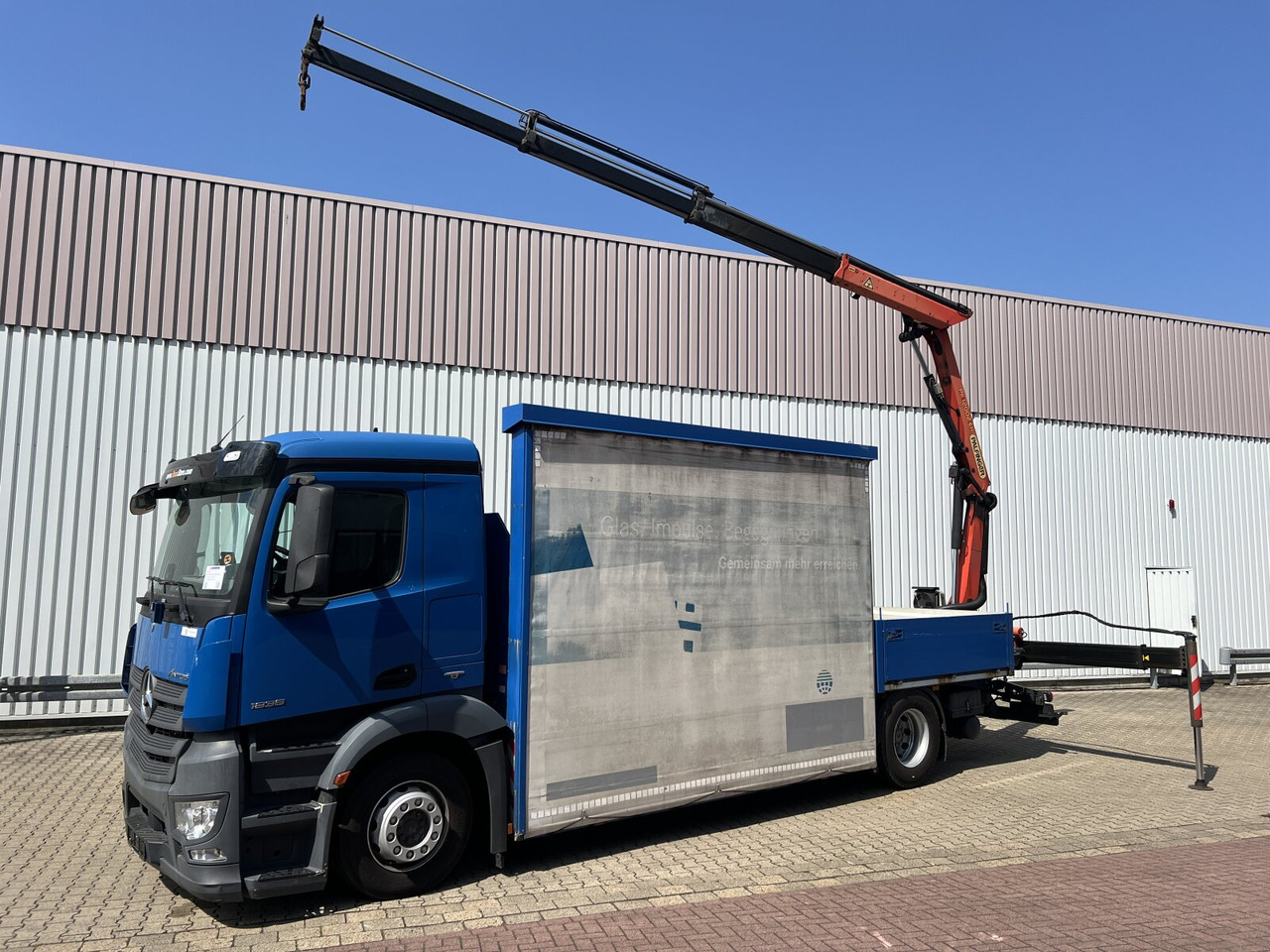Mercedes-Benz Antos 1836 L 4x2 Antos 1836 L 4x2, Glastransporter, Heckkran Palfinger Pk 12002-EH, Funk - Caminhão grua: foto 1 Mercedes-Benz Antos 1836 L 4x2 Antos 1836 L 4x2, Glastransporter, Heckkran Palfinger Pk 12002-EH, Funk - Caminhão grua: foto 1