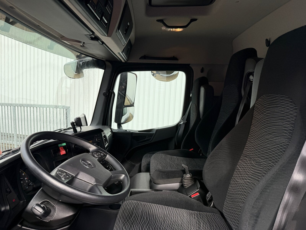 Camião de caixa aberta/ Plataforma Mercedes-Benz Arocs 1827/30 A 4x4 Arocs 1827/30 A 4x4, Ex-!: foto 15 Camião de caixa aberta/ Plataforma Mercedes-Benz Arocs 1827/30 A 4x4 Arocs 1827/30 A 4x4, Ex-!: foto 15