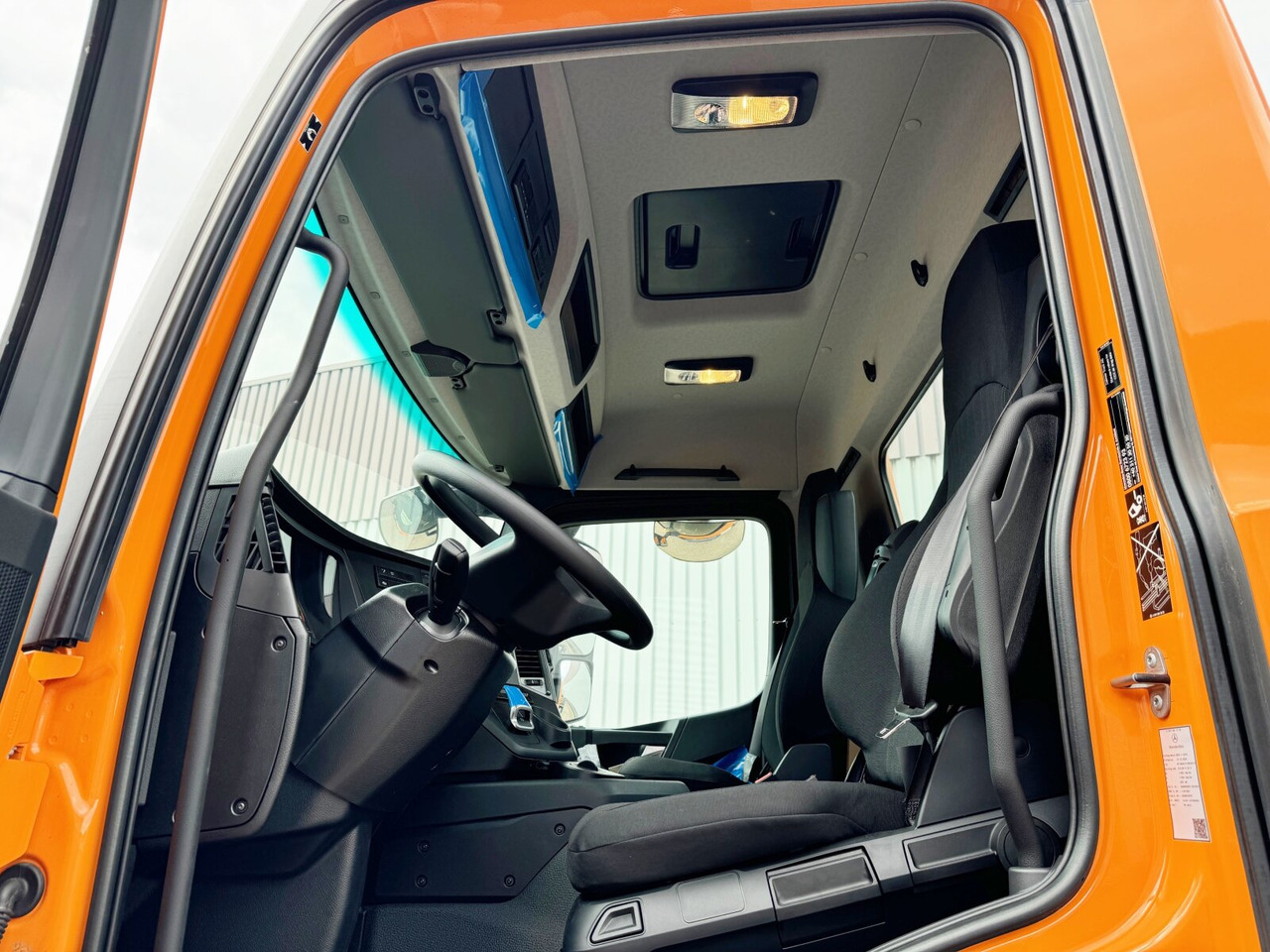 Mercedes-Benz Arocs 2633 6x4, Automatik, 2x Nebenantrieb Arocs 2633 6x4, 2x Nebenantrieb - Caminhão chassi: foto 3 Mercedes-Benz Arocs 2633 6x4, Automatik, 2x Nebenantrieb Arocs 2633 6x4, 2x Nebenantrieb - Caminhão chassi: foto 3