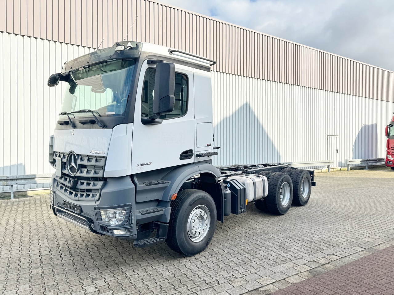 Mercedes-Benz Arocs 2642 K 6x4 Arocs 2642 K 6x4 - Caminhão basculante: foto 1 Mercedes-Benz Arocs 2642 K 6x4 Arocs 2642 K 6x4 - Caminhão basculante: foto 1